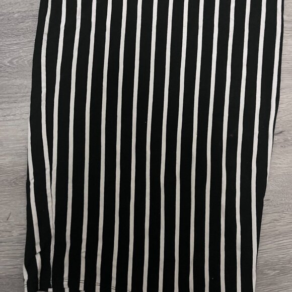 Black And White Stripe Strapless Dress Heart & Hips - Picture 5 of 5